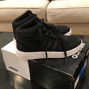 Size 7 Adidas hoops 2.0 mid